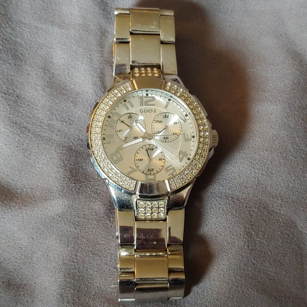 🌟 Womens Guess Fashion Watch